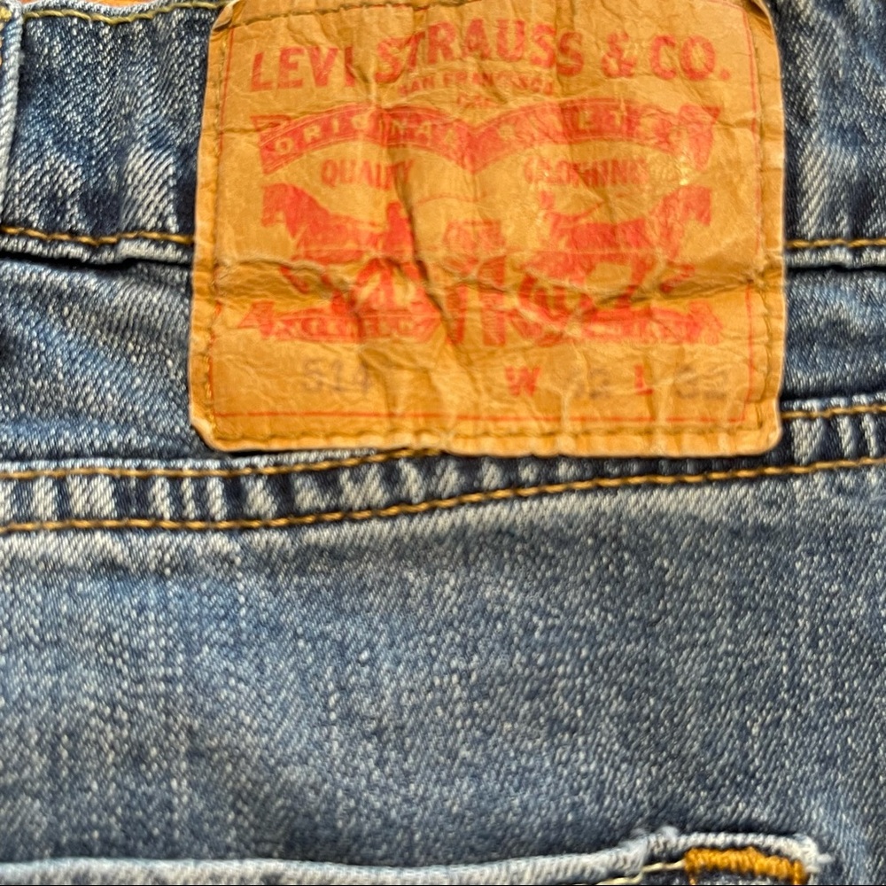 LEVIS 514 BLUE JEANS 42x32 100% COTTON DISTRESSED - Picture 2 of 5